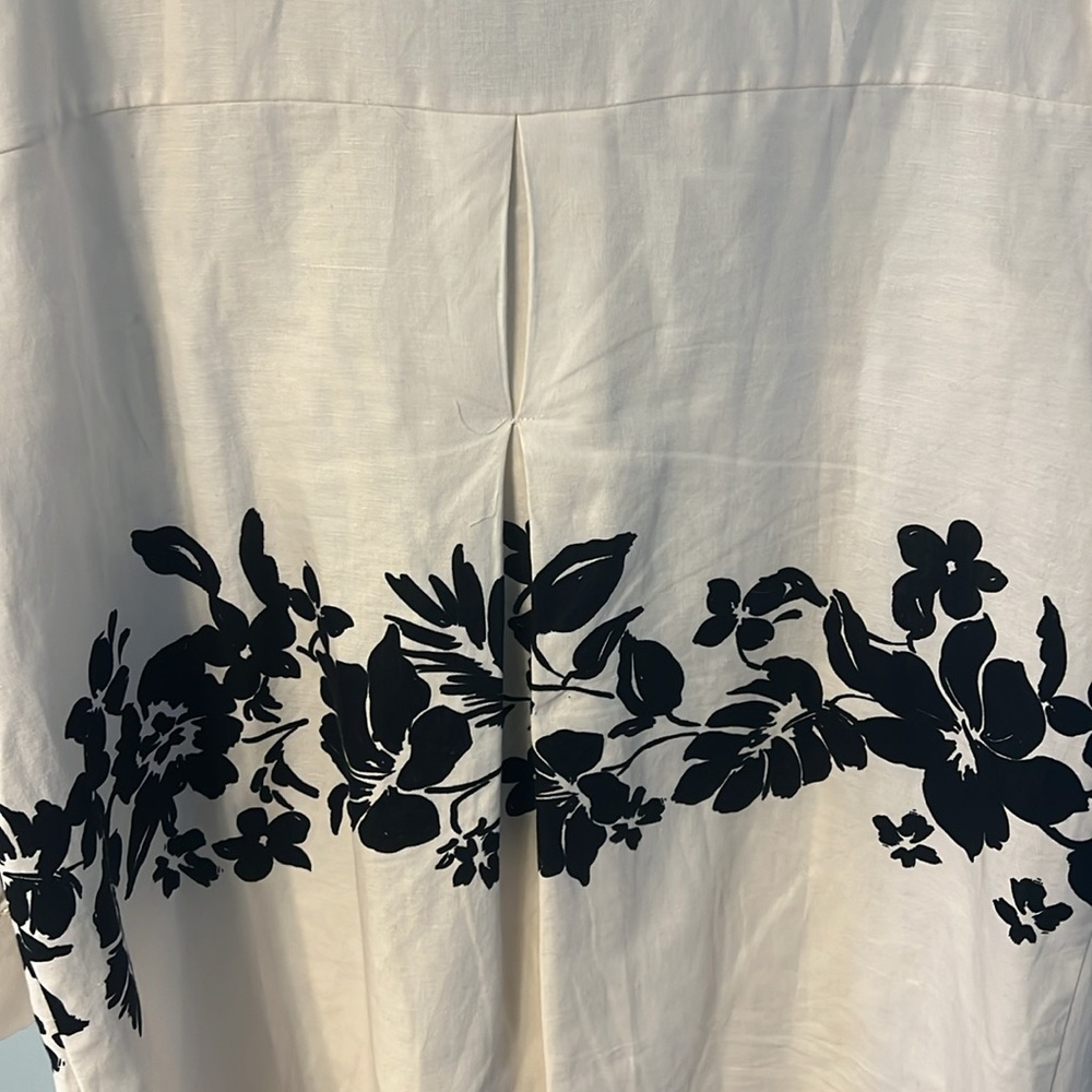 Zara Ivory Top with Black Accents - Picture 6 of 7